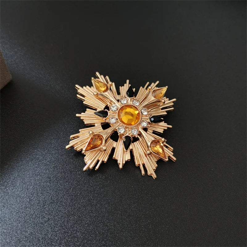 Vintage Women Girls Fashion Crystal Cross Baroque Style Badges Brooch Elegant Lady Classic Boutique Suit Clothing Pin Buckles