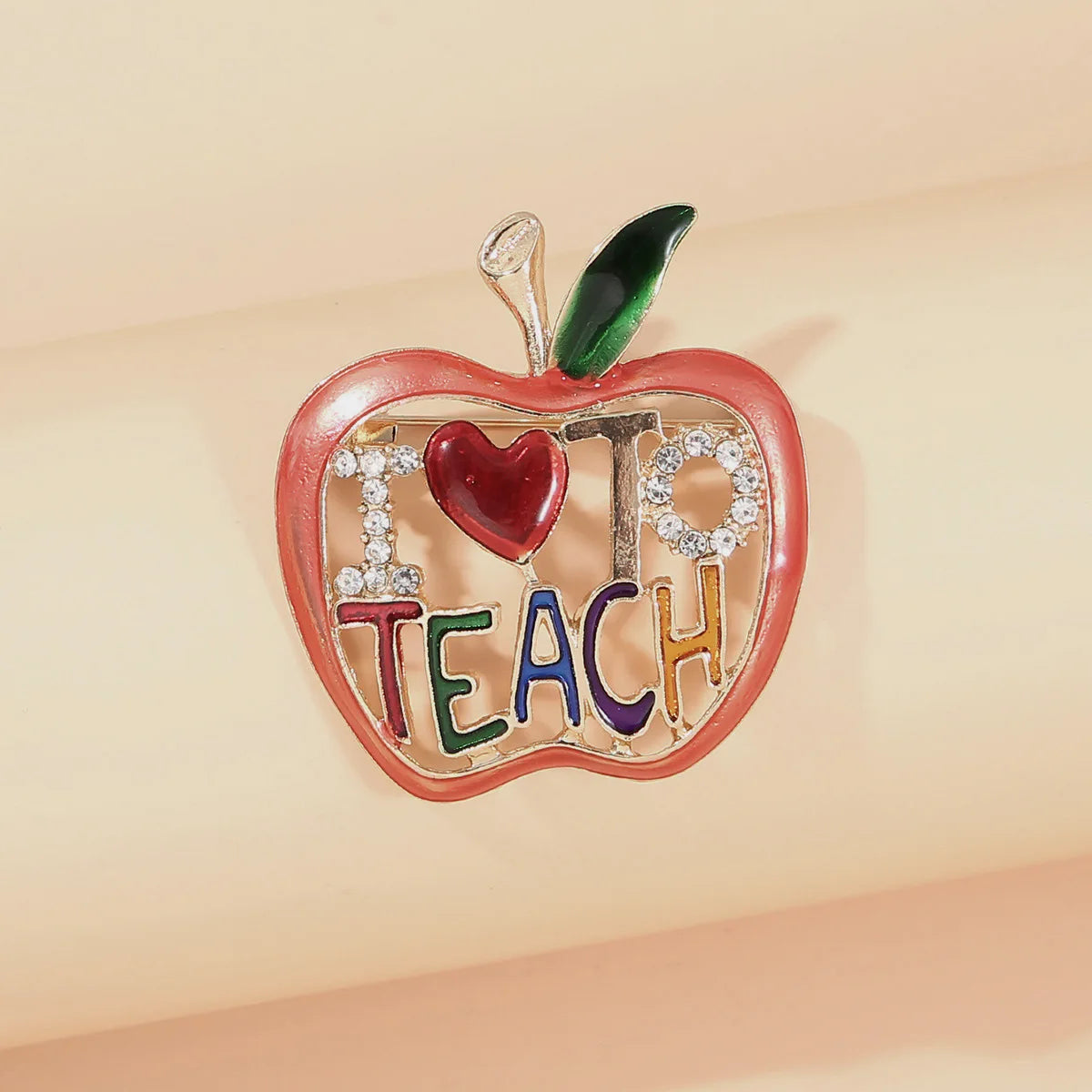 Cartoon Fruit Apple Brooch Men's Personality Clothing Collar Pin Corsage Noble Elegant Badge Women Exquisite Boutique Pins