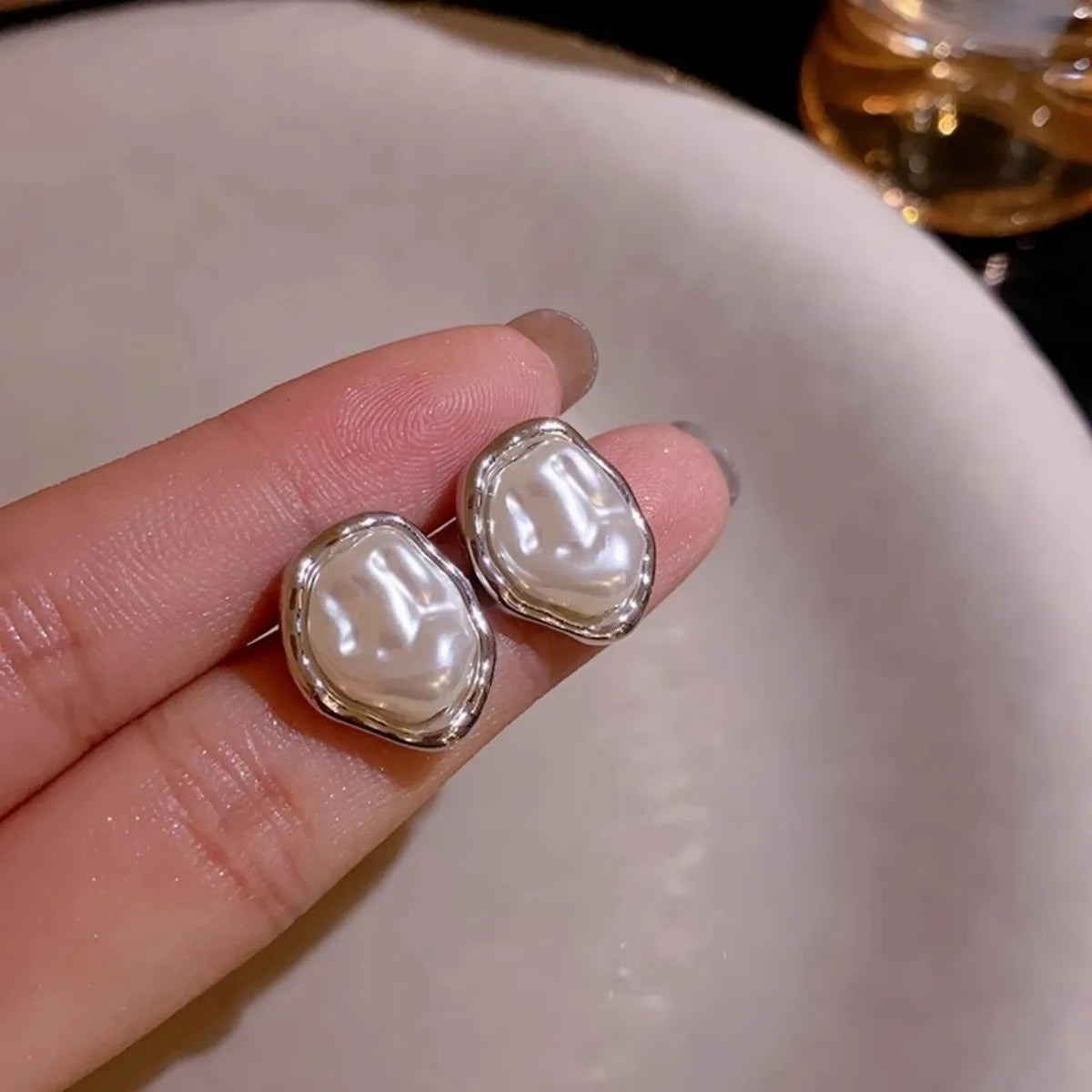 2PC Fashion Metal Irregular Imitation Pearl Stud Earrings Women Elegant Golden Silvery Geometric Personality Earrings Jewelry