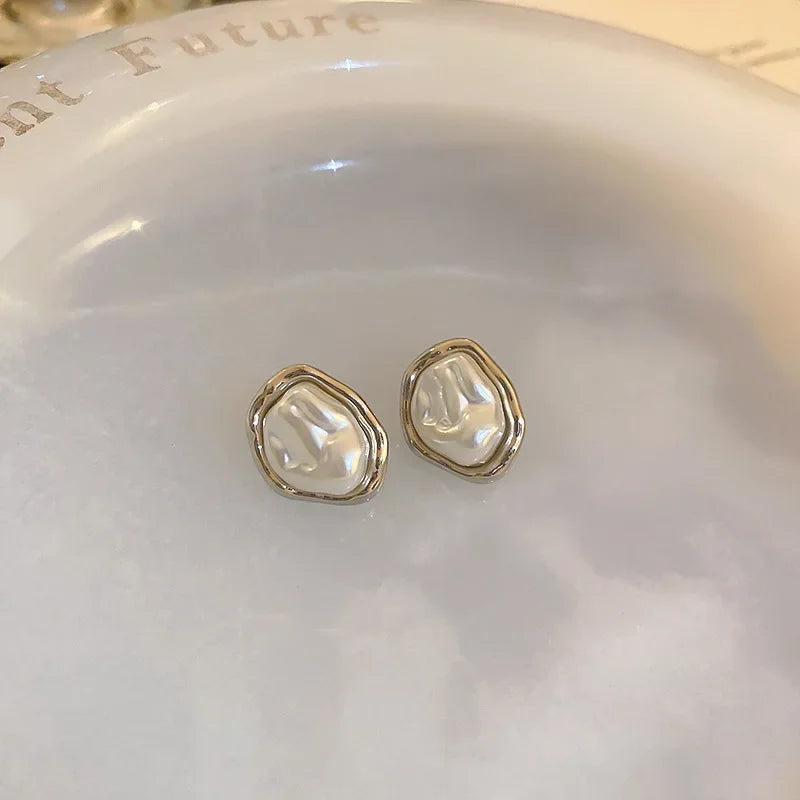 2PC Fashion Metal Irregular Imitation Pearl Stud Earrings Women Elegant Golden Silvery Geometric Personality Earrings Jewelry