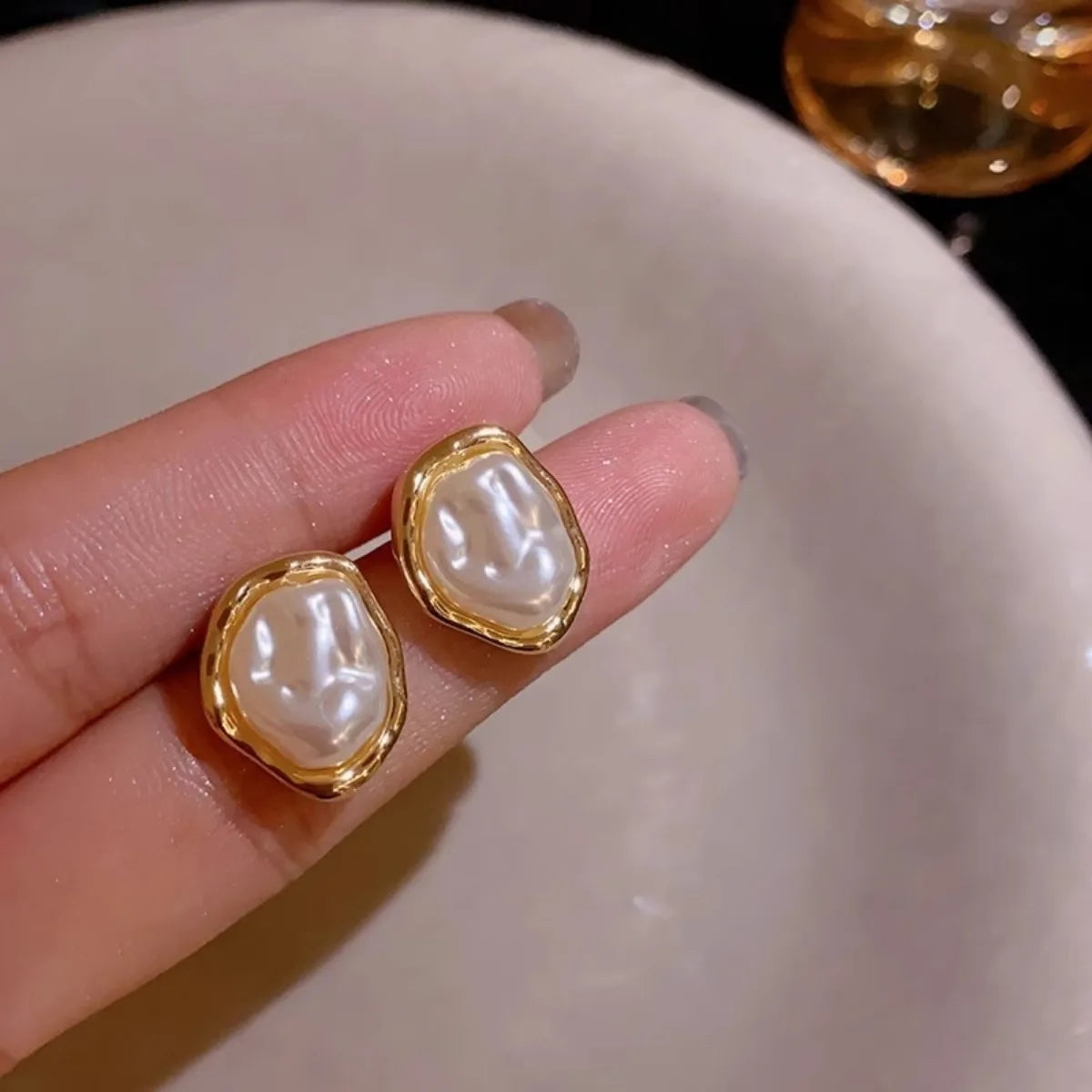 2PC Fashion Metal Irregular Imitation Pearl Stud Earrings Women Elegant Golden Silvery Geometric Personality Earrings Jewelry