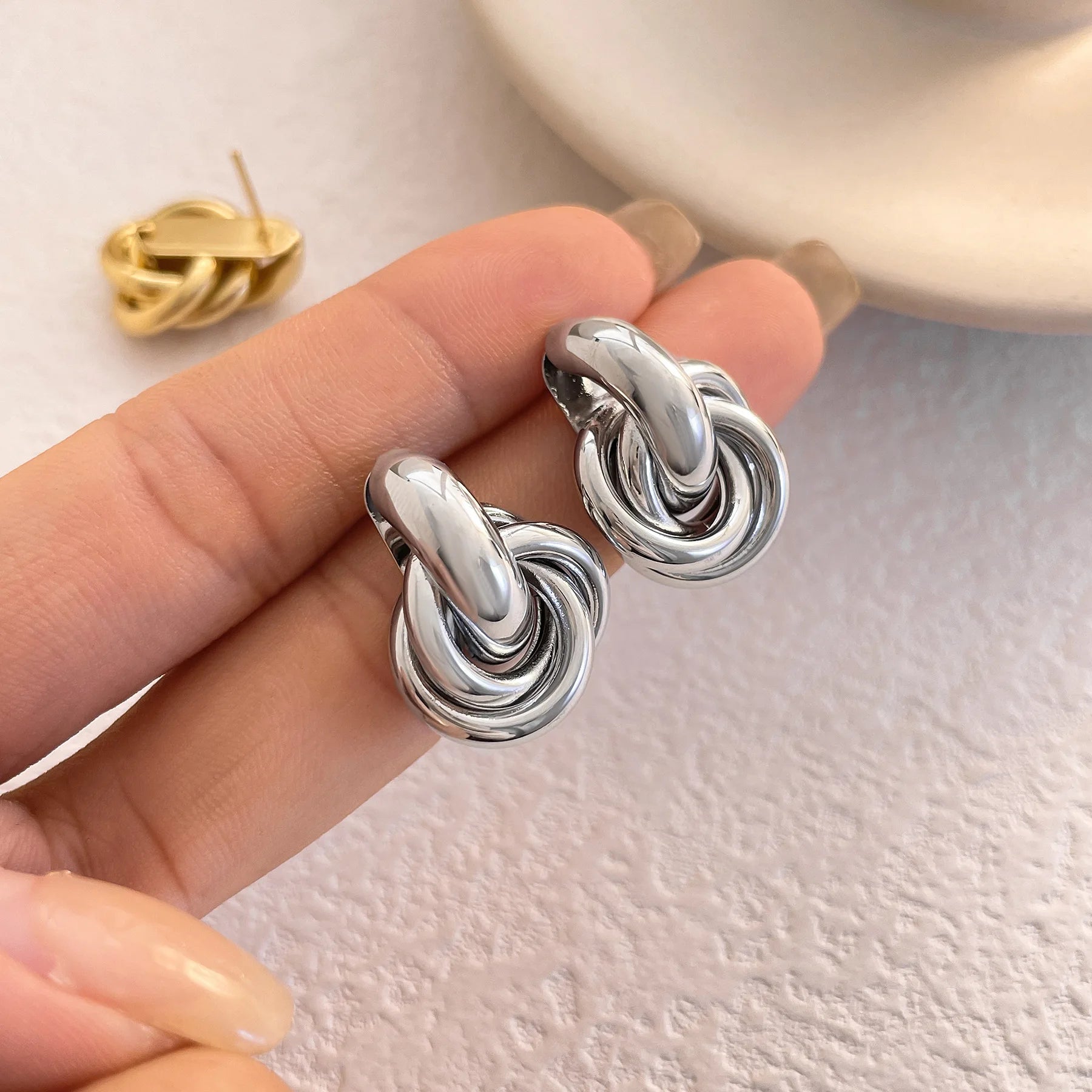 Htpwe Fashion Round Double Ring Metal Stud Earrings For Women Men Gold Silver Geometric Retro Stud Earring Party Daily Jewelry