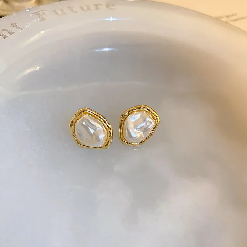 2PC Fashion Metal Irregular Imitation Pearl Stud Earrings Women Elegant Golden Silvery Geometric Personality Earrings Jewelry