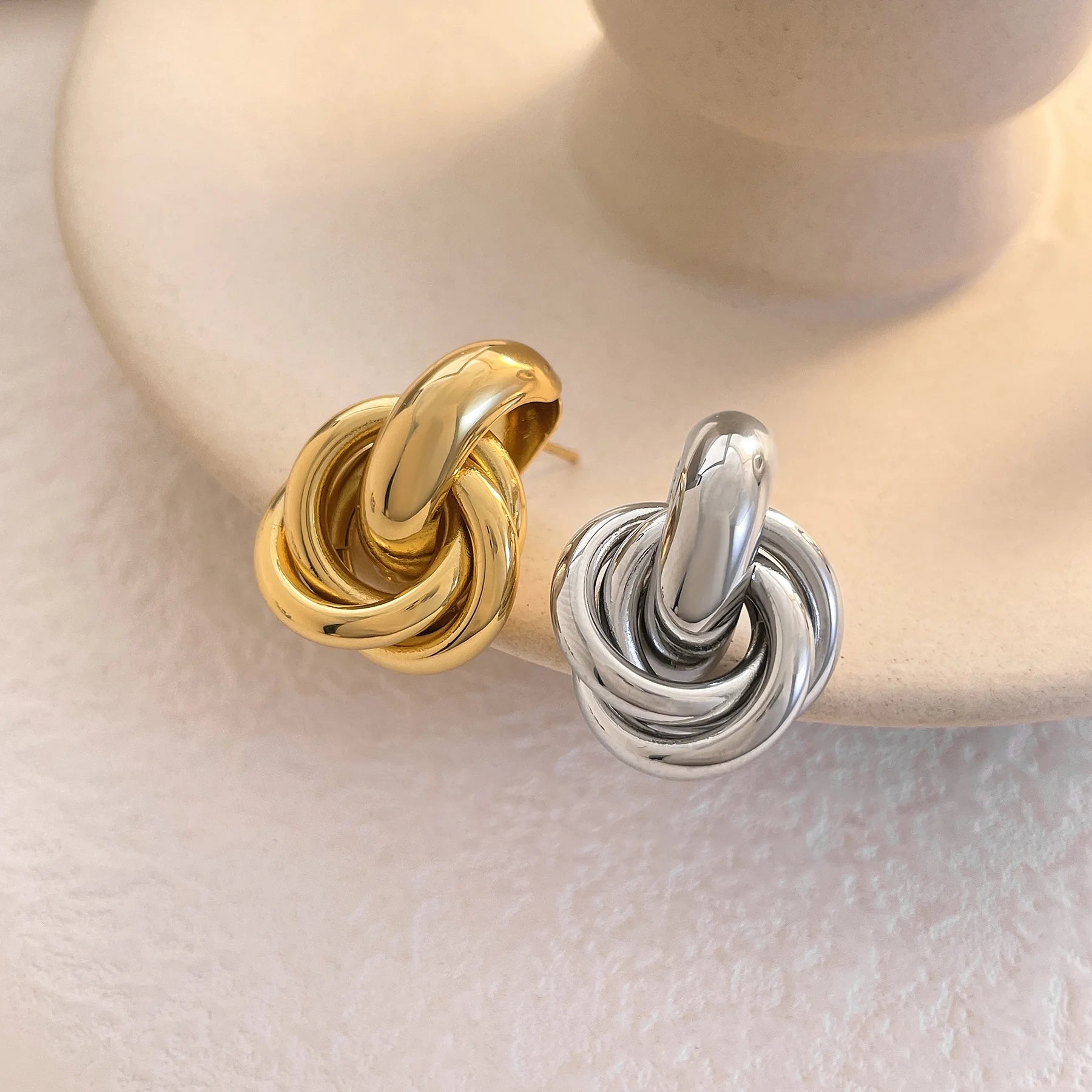 Htpwe Fashion Round Double Ring Metal Stud Earrings For Women Men Gold Silver Geometric Retro Stud Earring Party Daily Jewelry
