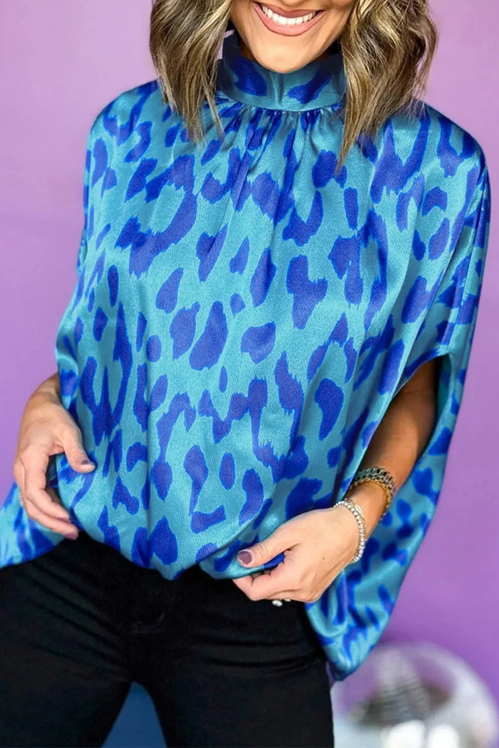 Wholesale 2025 New Arrival Oem Boutique Women Clothing Wholesale Blue Animal Printed Mock Neck Detail Caftan Top